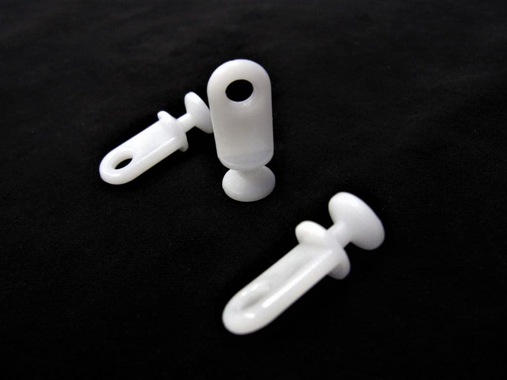 30 Long Swivel Curtain Track Gliders White Nylon Rail Runners Glide